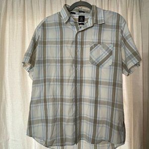 Large Volcom Button Up Short Sleeve Collared Shirt